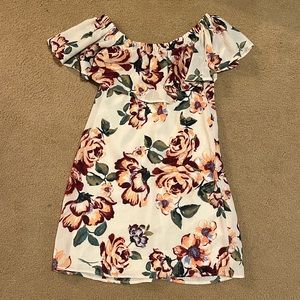 Emerald Sundae: Off the shoulder, floral dress (S)